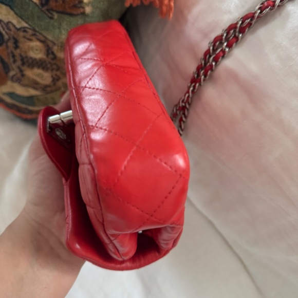 Vintage Chanel mini single flap in RED - Picture 6 of 9